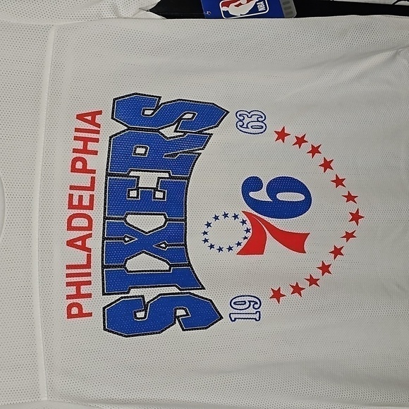 Philadelphia 76ers NBA Basketball Short Sleeve Shirt Size Large NWT - Picture 2 of 8